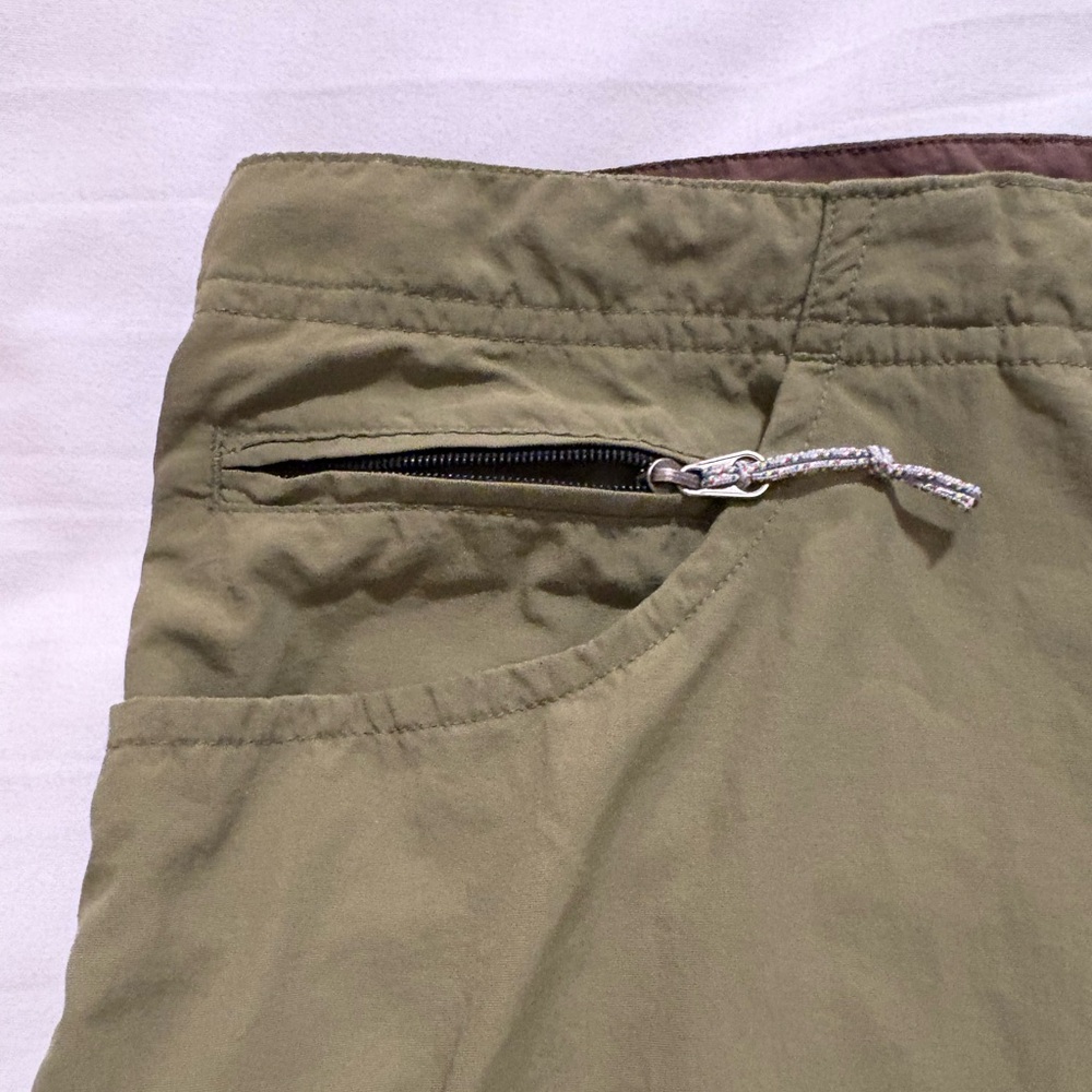 Women’s Green Sherpa Hiking Skirt - Picture 7 of 10